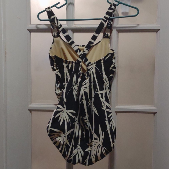 Lands End black and white swimsuit size S - Picture 2 of 3